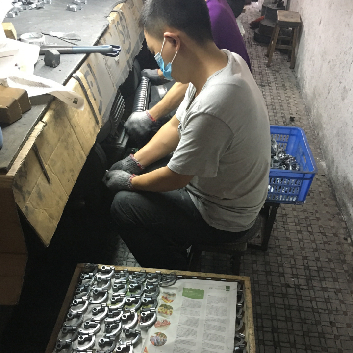 樂發(fā)五金拋光車間